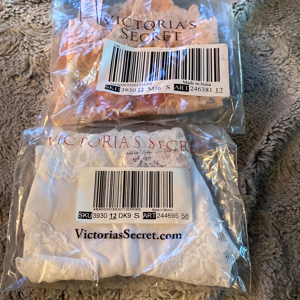 Victoria secret lace thongs nwt 2 pair